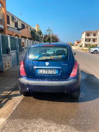 Lancia Y diesel del 2006 con 238.000 km.