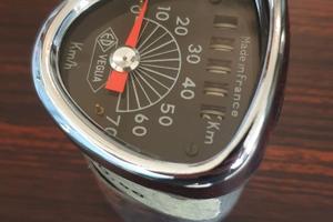 contachilometri tachimetro veglia  vespa .