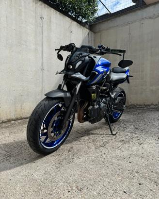 Yamaha MT-07 (2021)+Akrapovic completo