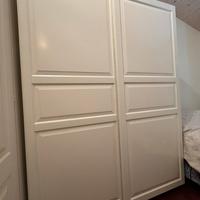 Armadio Ikea bianco in legno a 2 ante