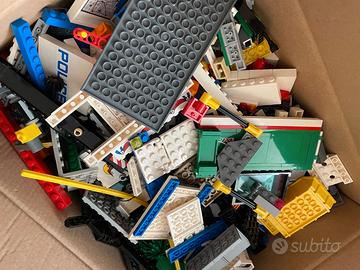 Lego ca. 4Kg pezzi sfusi veicoli