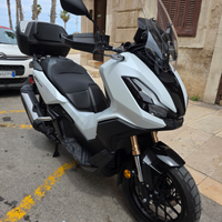 Honda adv 350