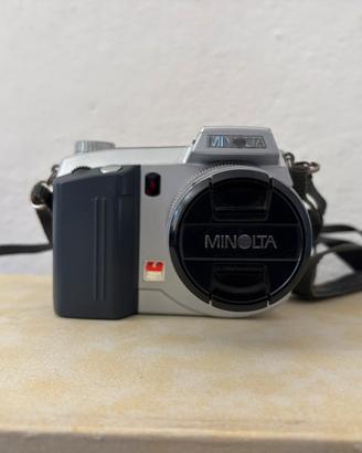 Minolta DiMAGE 7  funzionante con scatola original
