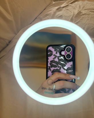 specchio zoomato con luce touch