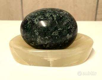 VECCHIO POSACENERE E UOVO IN ONICE PIETRA VINTAGE 