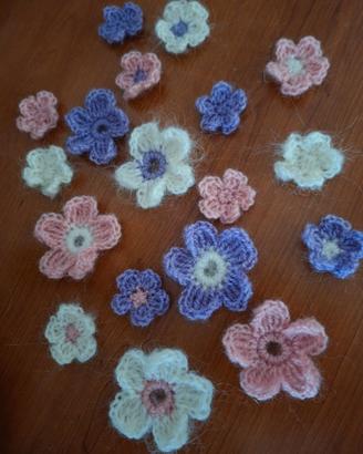 Set 18 fiori all’uncinetto fatti a mano in mohair