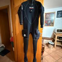 Muta subacquea stagna