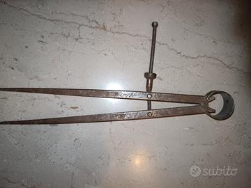 antico compasso a molla