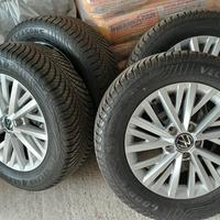 Gomme Goodyear 4 Season 215/60r16 95V + cerchi 