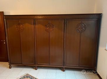 Armadio 6 ante con specchi all'interno delle ante