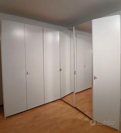 Armadio angolare Molteni