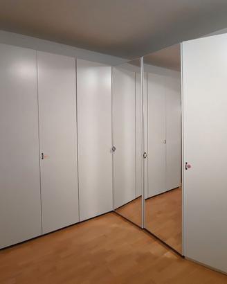 Armadio angolare Molteni