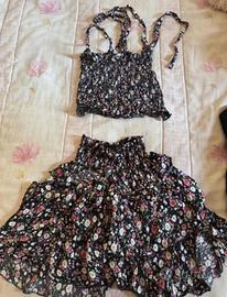 Completo estivo top corto a fiori e gonna corta