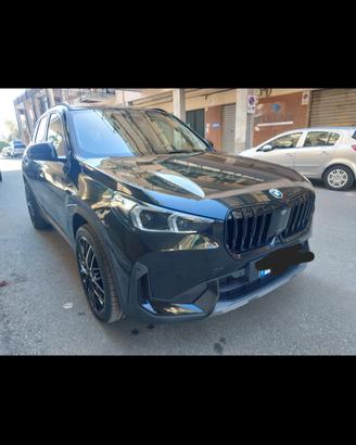BMW X1 TOTAL BLACK 18 d
