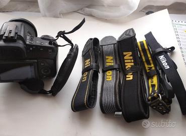 tracolle e tappi fotocamera e obbiettivo Nikon