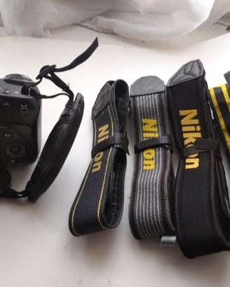 tracolle e tappi fotocamera e obbiettivo Nikon