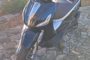 Scooter perfetto Beverly 300 - come nuovo