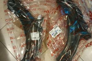 Coppia Braccetti Sospensione Anteriori KYB CLIO 4