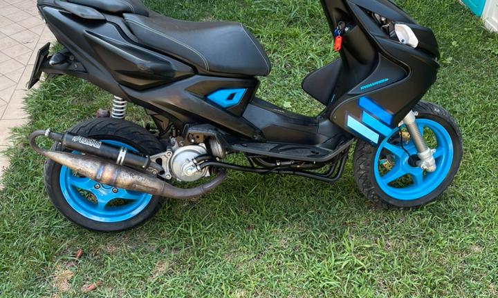 Yamaha Aerox 50 r nero del 2013