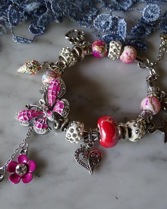 Bracciale estivo con farfalla e charms