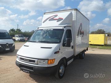 Iveco Daily 35c11 furgonatura con pedana idraulica