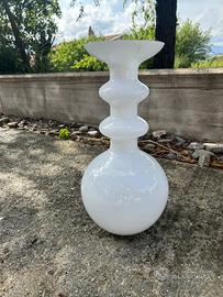 Vaso grande in vetro bianco lattimo 51 cm – Design