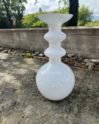 Vaso grande in vetro bianco lattimo 51 cm – Design