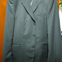 Completo elegante uomo