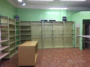 Arredamonto per negozio