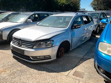 vw passat station wagon 2015 per ricambi