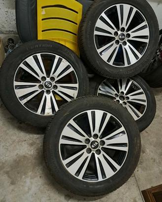 Set 4 Cerchi in lega originali Kia 18" con gomme 2