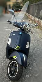 Vespa GTS 300 HPE SuperTech 2023 Blu Opaco