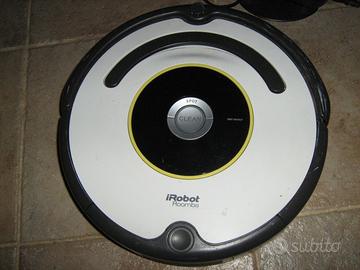 Aspirapolvere automatico
