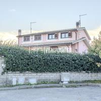 VILLA BIFAMILIARE A VITORCHIANO