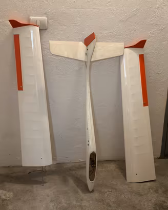 Aliante rc fibra, 2mt, completo di servi Hitec