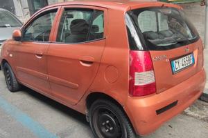 Kia  Picanto 1.1 benzina per NEOPATENTATI.