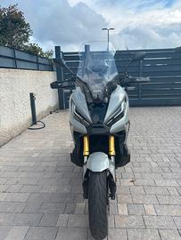 Honda x-adv 750