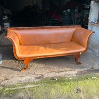 Divano d’epoca in Noce Massello