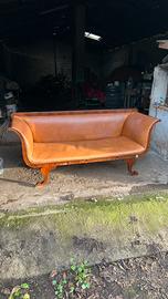 Divano d’epoca in Noce Massello