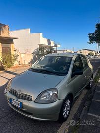 Toyota Yaris 1.0 Benzina (5 porte)