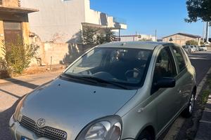 Toyota Yaris 1.0 Benzina (5 porte)
