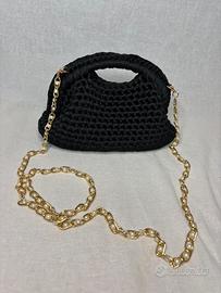 Pochette clutch nera con tracolla perle uncinetto