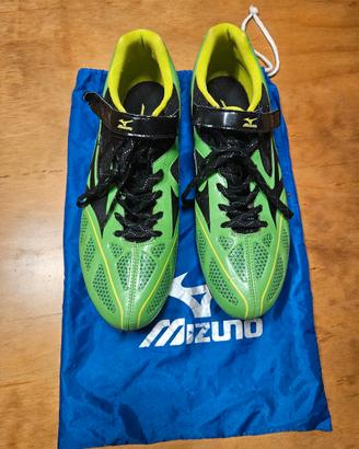 Scarpe chiodate