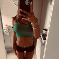 Top verde, con scollo sulla schiena, taglia S