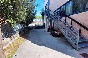 Immobile di 800 m² con 4 locali a Spoleto