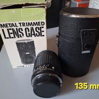 Obiettivo vintage SMC PENTAX-M 135mm f/3.5 con cus