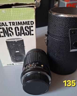 Obiettivo vintage SMC PENTAX-M 135mm f/3.5 con cus