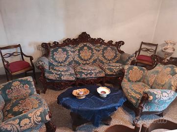 divano e poltrone in stile barocco 
