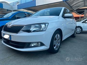 SKODA FABIA 11/2015 CON MOTORE NUOVO!