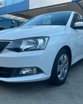 SKODA FABIA 11/2015 CON MOTORE NUOVO!